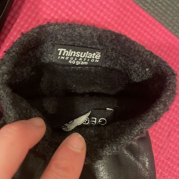 Super soft Men’s insulated leather and suede gloves.  Great condition. M/L - Picture 3 of 3